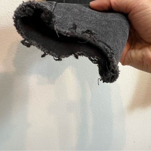 Zara Jeans Sz 8 Distressed Raw Hem Dark Wash Denim Black High Rise Bombshell - Picture 4 of 9